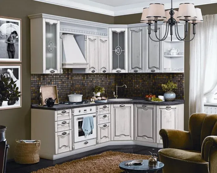 Изабель чарует Вас своей природной скромностью и восхищает дизайнерской смелостью