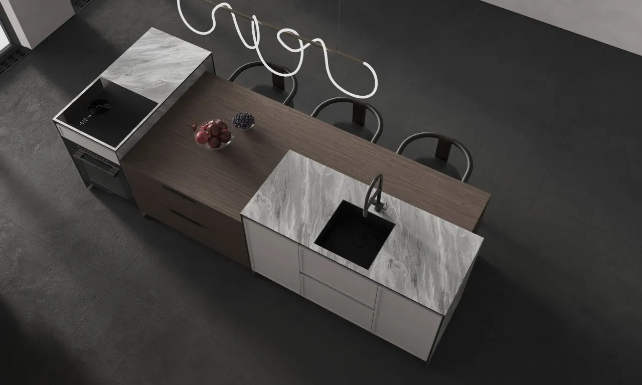 Фото кухни SELMA с дубом Тонсберг и золотыми алюминиевыми профилями